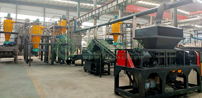 廣東客戶來(lái)廠考察鋰電池破碎分離設(shè)備