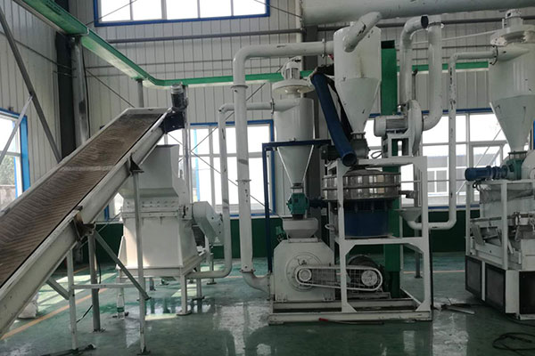 電路板回收設(shè)備讓有效的資源形成了良性的循環(huán) 電路板回收設(shè)備讓有效的資源形成了良性的循環(huán)